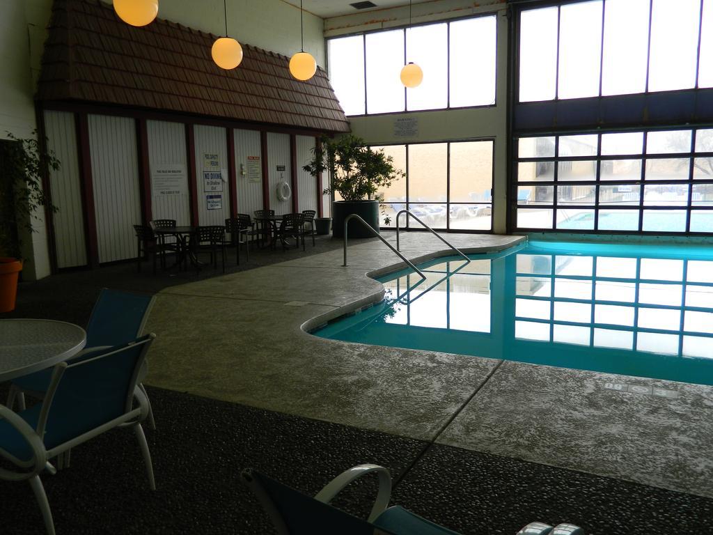 Howard Johnson Plaza Kansas City Hotel & Conference Center Экстерьер фото